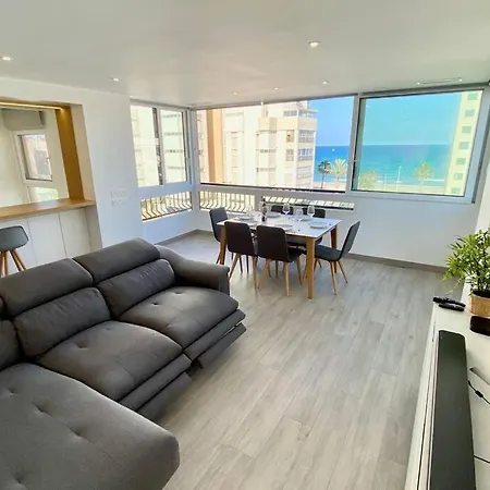 Apartment Modern 3 Bed 2 Bath