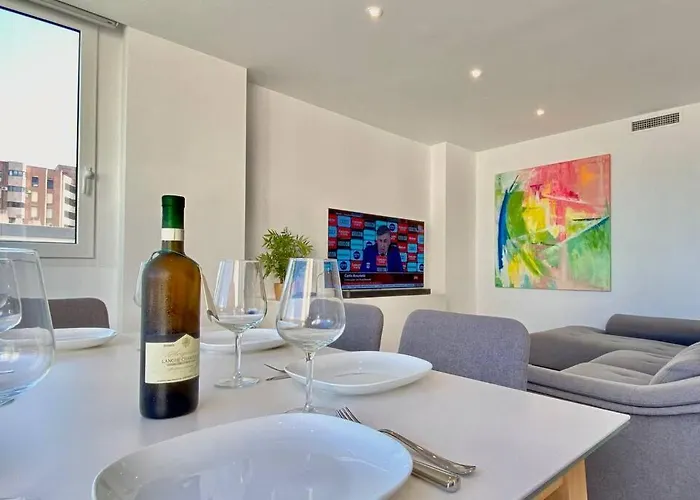 דירה Modern 3 Bed 2 Bath