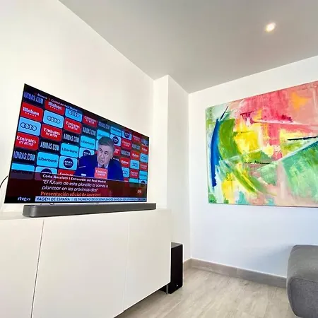 Modern 3 Bed 2 Bath